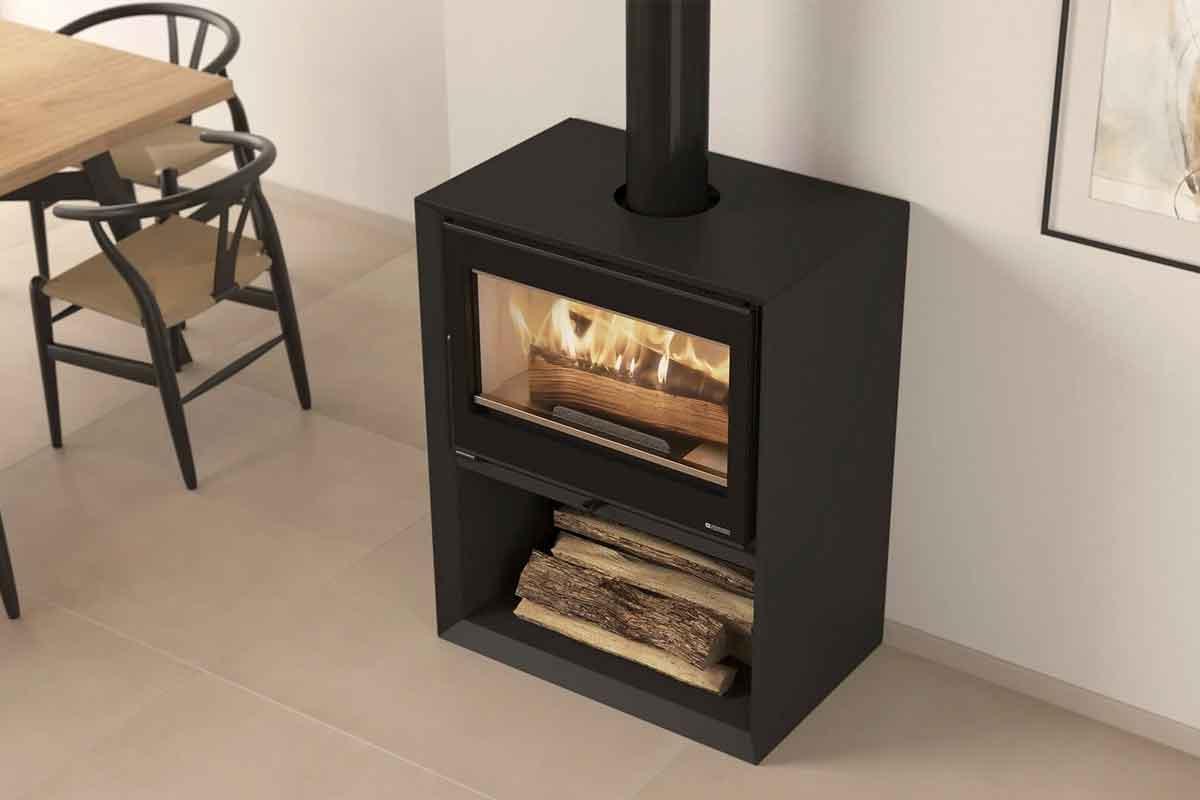 Kaminofen Dante con Portalegna von La Nordica